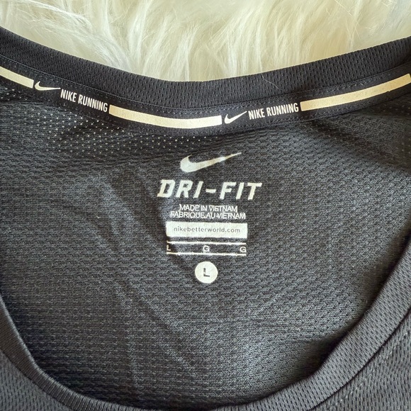 Nike | Women’s Large Black Dri-Fit Athletic Shirt - Picture 4 of 11